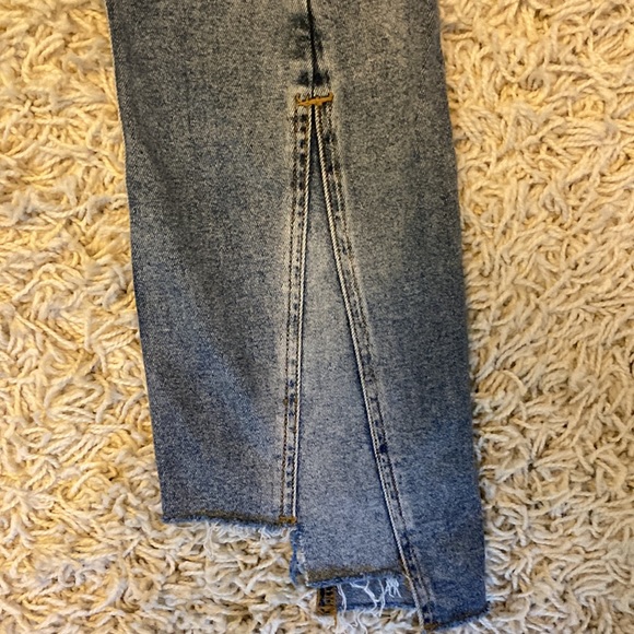 Cool asymmetric BDG jeans - Picture 4 of 4